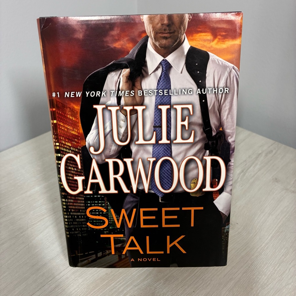 Sweet Talk by Julie Garwood Large Print Hardcover 2012 Dutton